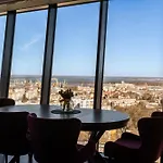 Ans Hanza Tower - 22nd Floor With View, Swimming Pool, Sauna, Jacuzzi, Viewing Terrace Apartment *