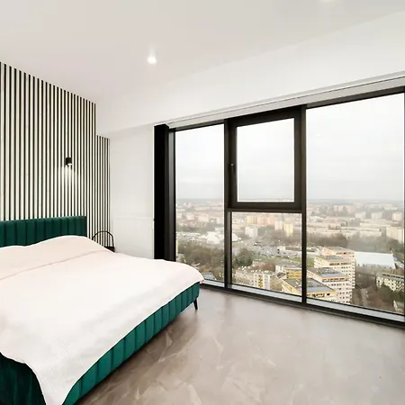 Ans Hanza Tower - 22nd Floor With View, Swimming Pool, Sauna, Jacuzzi, Viewing Terrace Διαμέρισμα *