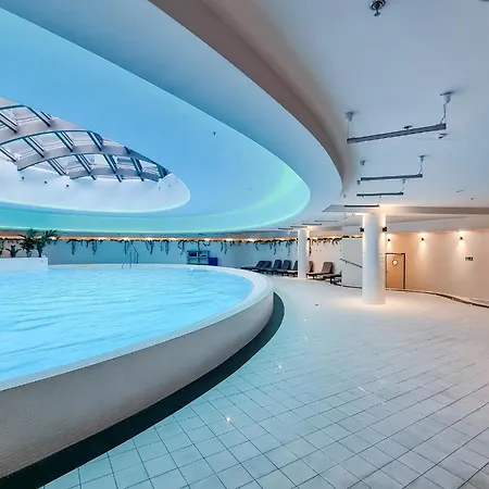 Ans Hanza Tower - 22nd Floor With View, Swimming Pool, Sauna, Jacuzzi, Viewing Terrace Διαμέρισμα