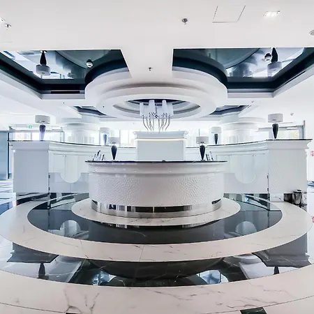 Ans Hanza Tower - 22nd Floor With View, Swimming Pool, Sauna, Jacuzzi, Viewing Terrace Διαμέρισμα *