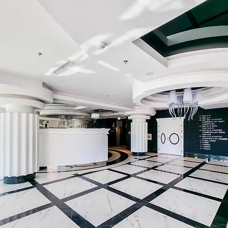 דירה Ans Hanza Tower - 22nd Floor With View, Swimming Pool, Sauna, Jacuzzi, Viewing Terrace שצ'צ'ין