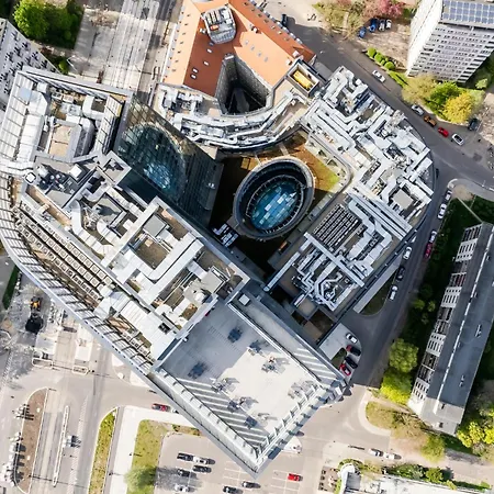 Ans Hanza Tower - 22nd Floor With View, Swimming Pool, Sauna, Jacuzzi, Viewing Terrace *