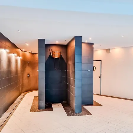 Ans Hanza Tower - 22nd Floor With View, Swimming Pool, Sauna, Jacuzzi, Viewing Terrace דירה *