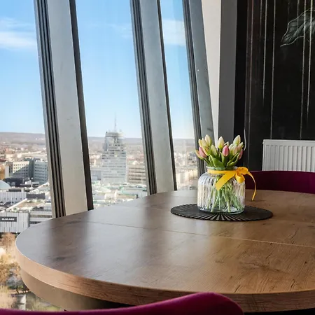 דירה Ans Hanza Tower - 22nd Floor With View, Swimming Pool, Sauna, Jacuzzi, Viewing Terrace *