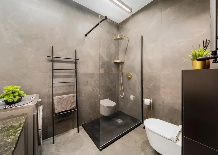 Ans Hanza Tower - 22nd Floor With View, Swimming Pool, Sauna, Jacuzzi, Viewing Terrace דירה שצ'צ'ין