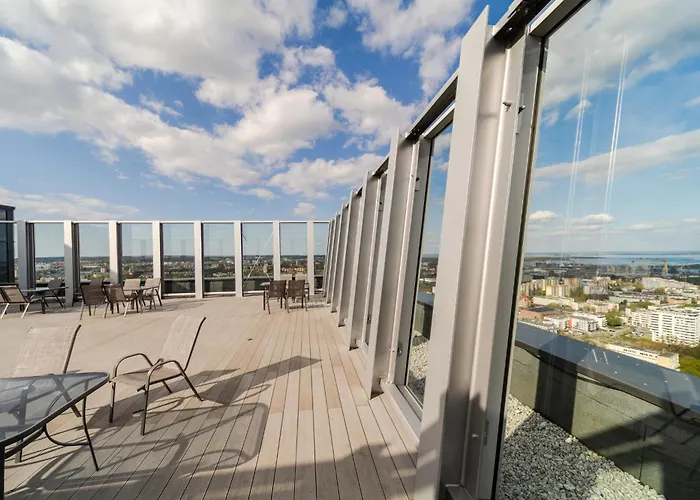 דירה Ans Hanza Tower - 22nd Floor With View, Swimming Pool, Sauna, Jacuzzi, Viewing Terrace *