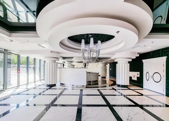 Ans Hanza Tower - 22nd Floor With View, Swimming Pool, Sauna, Jacuzzi, Viewing Terrace *