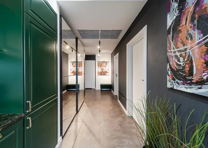 דירה Ans Hanza Tower - 22nd Floor With View, Swimming Pool, Sauna, Jacuzzi, Viewing Terrace *