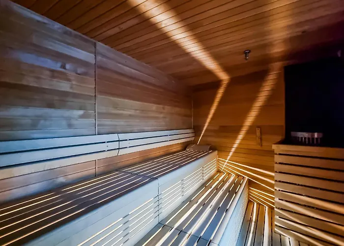 Ans Hanza Tower - 22nd Floor With View, Swimming Pool, Sauna, Jacuzzi, Viewing Terrace