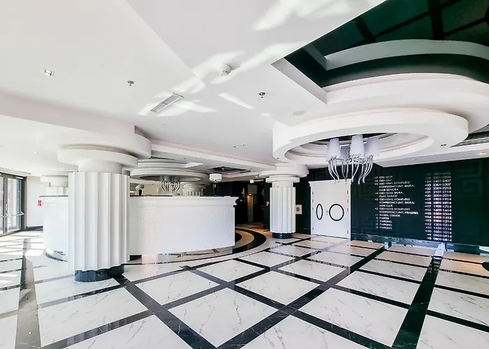 דירה Ans Hanza Tower - 22nd Floor With View, Swimming Pool, Sauna, Jacuzzi, Viewing Terrace שצ'צ'ין