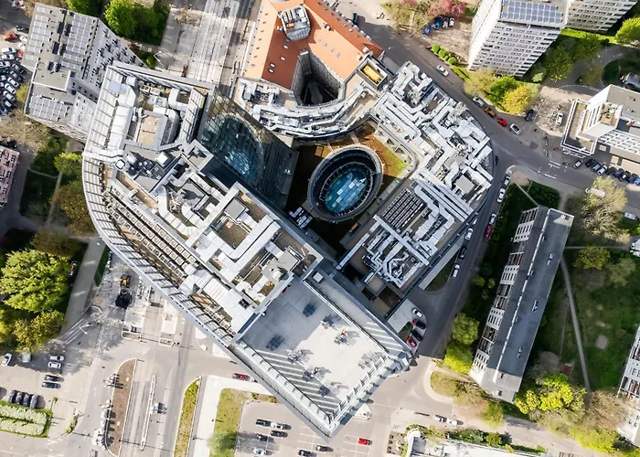 Ans Hanza Tower - 22nd Floor With View, Swimming Pool, Sauna, Jacuzzi, Viewing Terrace *