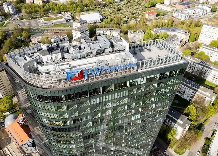 דירה Ans Hanza Tower - 22nd Floor With View, Swimming Pool, Sauna, Jacuzzi, Viewing Terrace *