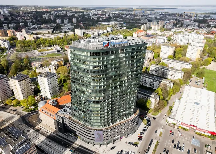 Ans Hanza Tower - 22nd Floor With View, Swimming Pool, Sauna, Jacuzzi, Viewing Terrace