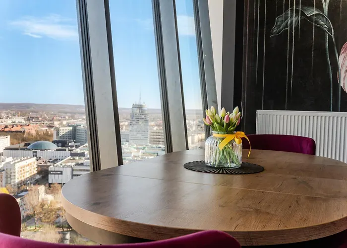 Apartment Ans Hanza Tower - 22nd Floor With View, Swimming Pool, Sauna, Jacuzzi, Viewing Terrace *